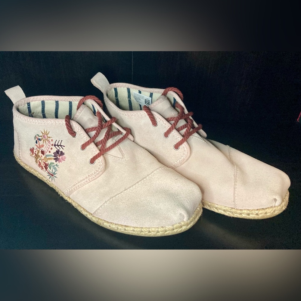 TOMS Embroidered Flower Light Pink Suede Espadrille Sole Lace Up Size 10